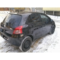 Продам а/м Toyota Yaris требующий вложений